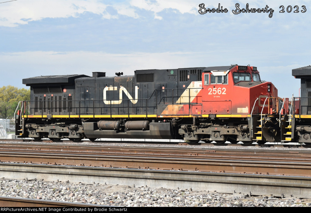 CN 2562